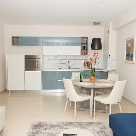 Apartament H *