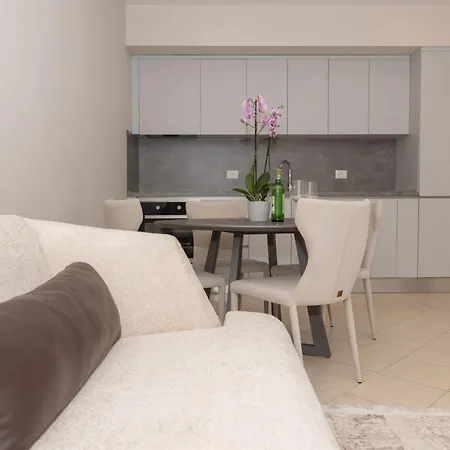Apartament H