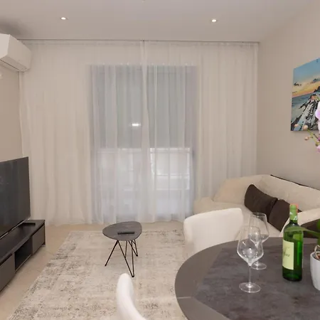 H Apartment