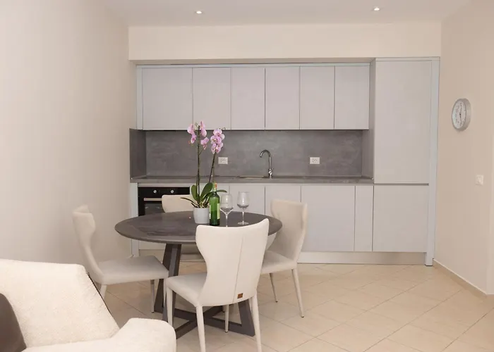 H Apartment